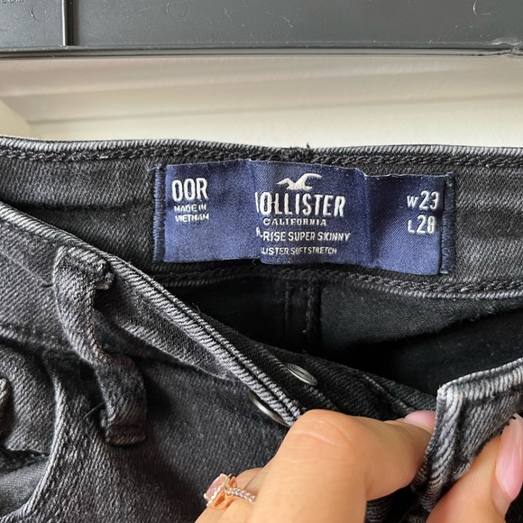 Black jeans with rips - Picture 3 of 3